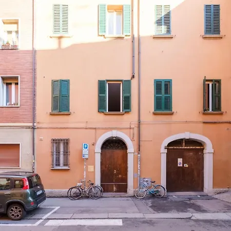 Apartment Piazza Maggiore - Il Sentiero With Private Garden Bologna