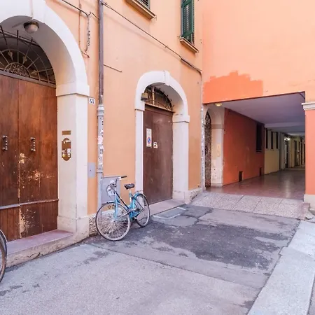 Piazza Maggiore - Il Sentiero With Private Garden Apartment Bologna