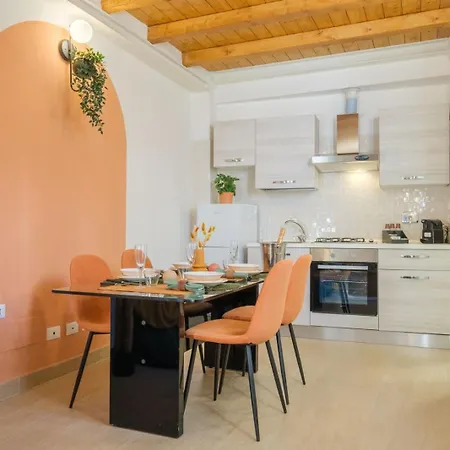Apartment Piazza Maggiore - Il Sentiero With Private Garden