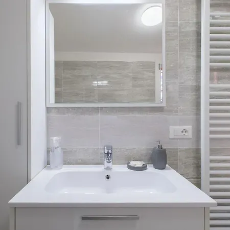 Apartment Piazza Maggiore - Il Sentiero With Private Garden Bologna