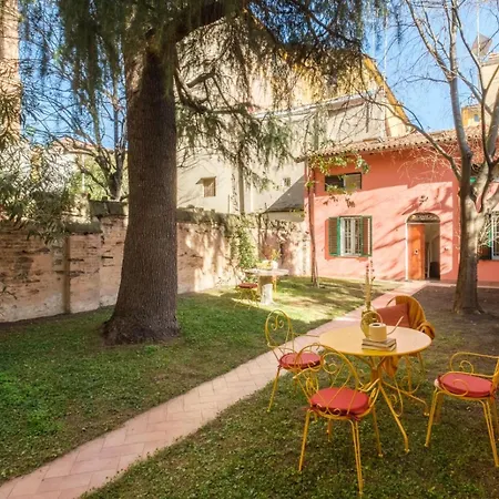 Piazza Maggiore - Il Sentiero With Private Garden Apartment